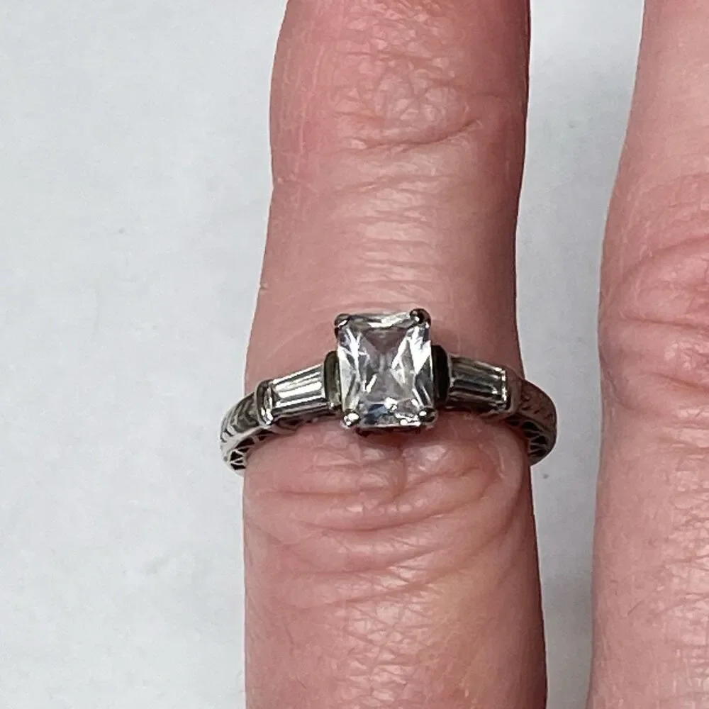 Art Deco Style 925 Sterling Silver CZ Ring Size 8 Baguette Chevron Band